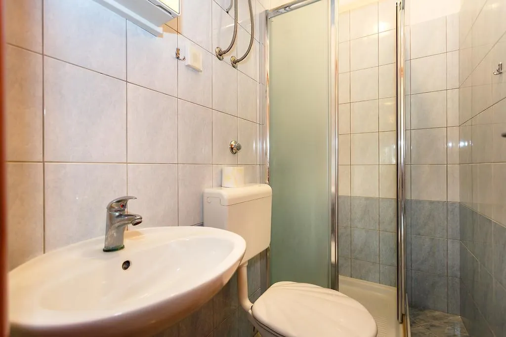 Apartman Marjeto 크르크 0*,